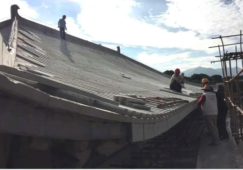 Panels being laid on a curved roof